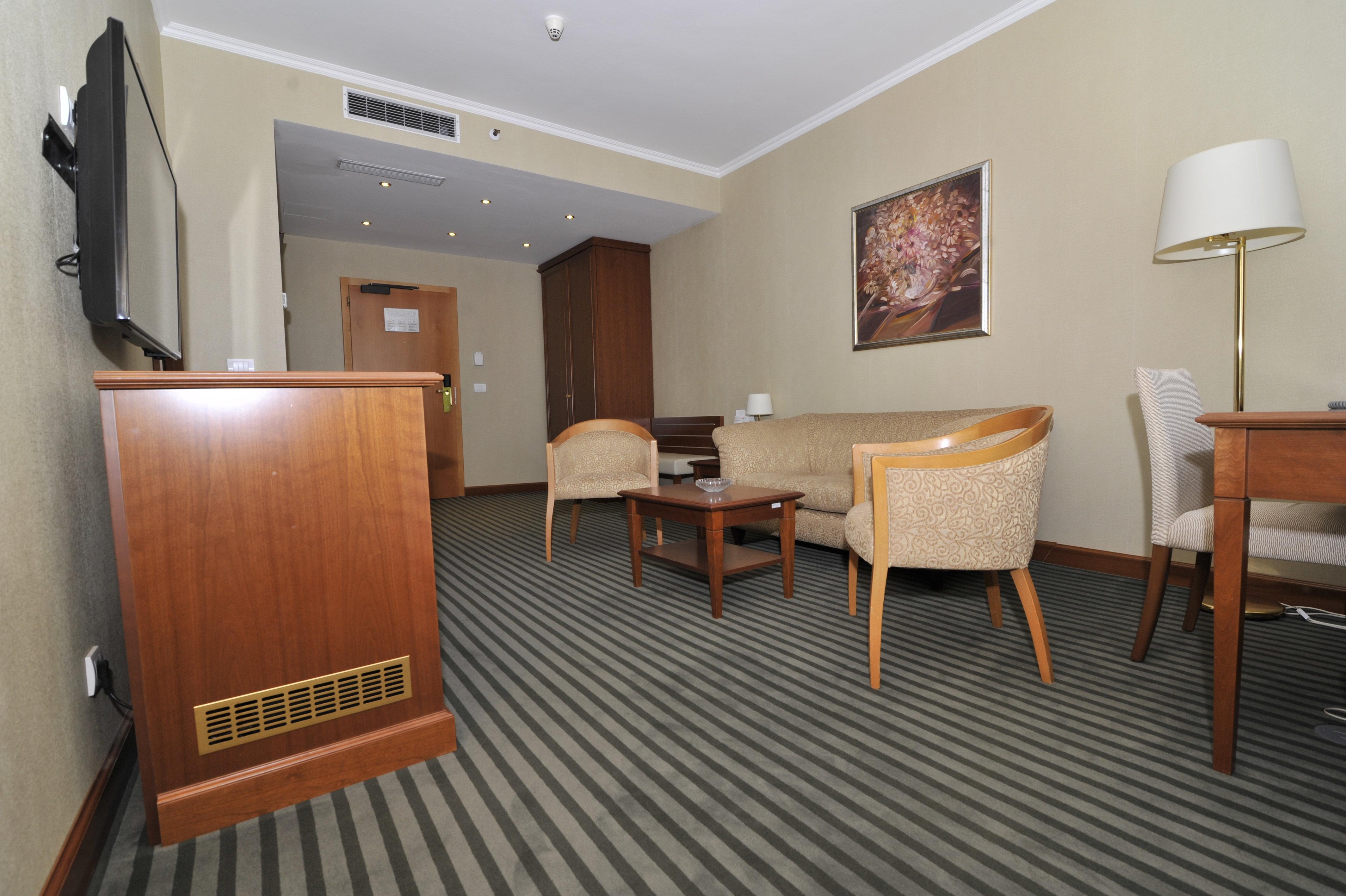 Holiday Inn Skopje By Ihg Exterior foto