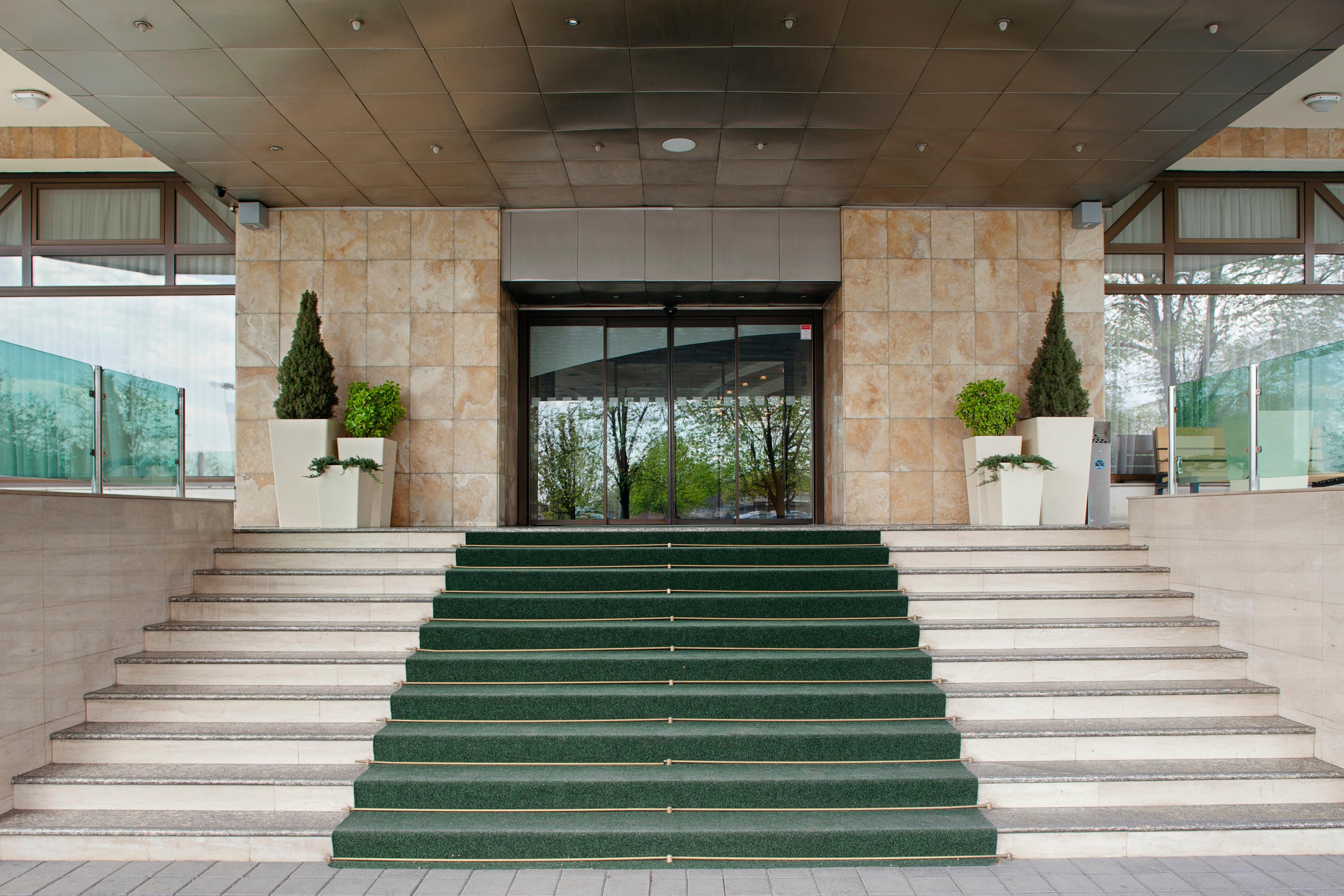 Holiday Inn Skopje By Ihg Exterior foto