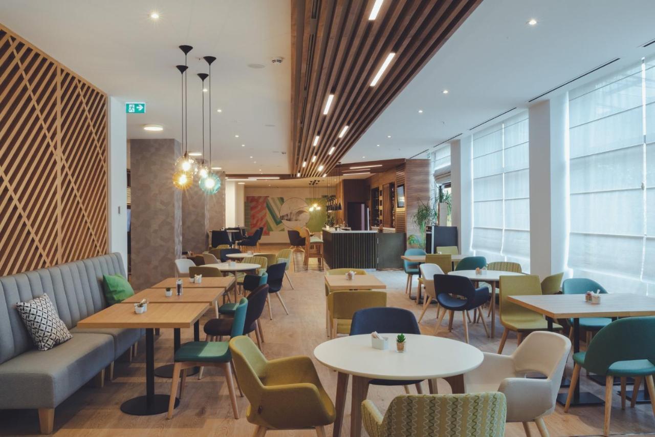 Holiday Inn Skopje By Ihg Exterior foto